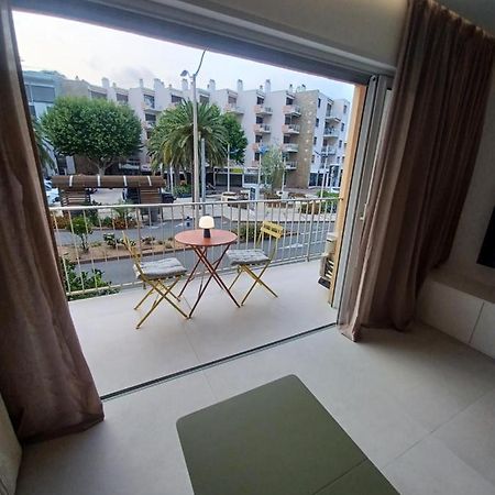 Superbe Appartement A 2 Minutes De La Mer 카발레르쉬르메르 외부 사진