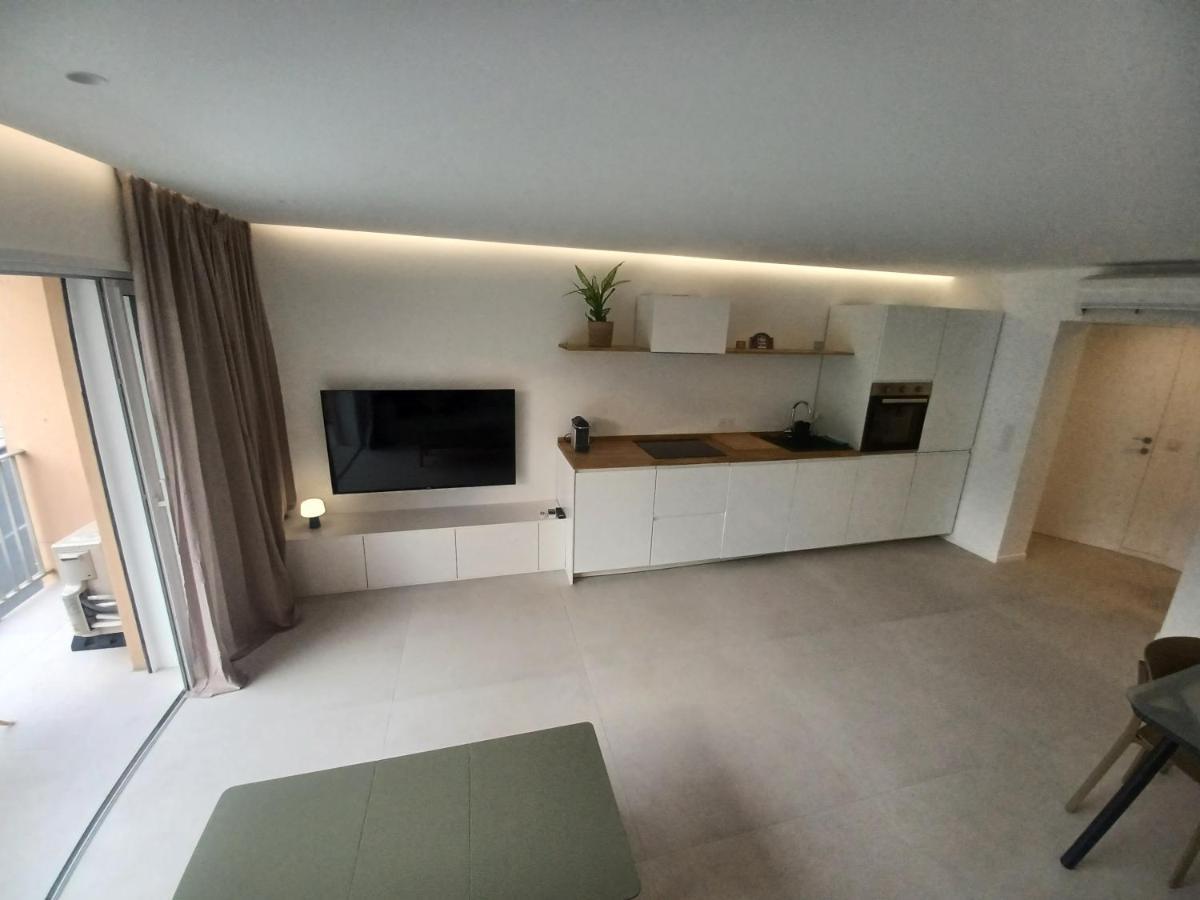 Superbe Appartement A 2 Minutes De La Mer 카발레르쉬르메르 외부 사진