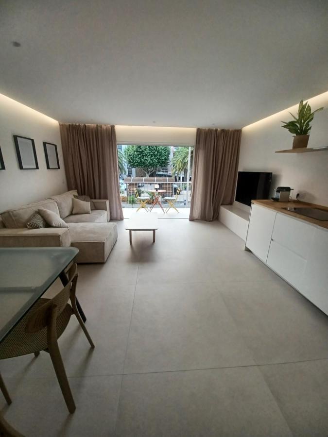 Superbe Appartement A 2 Minutes De La Mer 카발레르쉬르메르 외부 사진